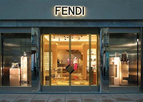 fendi apre nuovo stavbilimento|fendi fabbriche.